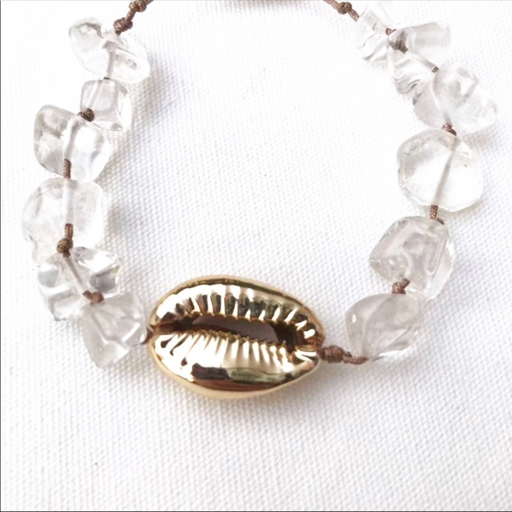 Dainty 24K Gold Boho Puka Shell Charm Bracelet - Picture 3 of 4